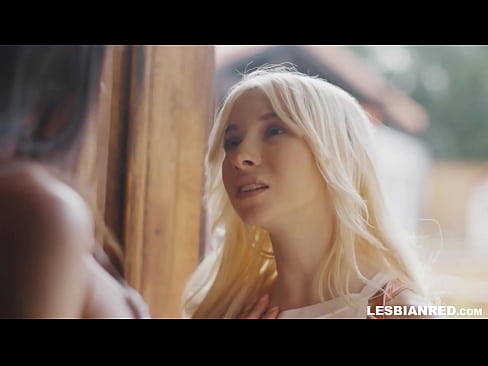 ❤️ Ọmọbinrin wa si ile kan diẹ osu nigbamii ati ki o dopin soke njẹ rẹ stepmom ká obo Iwa onihoho furo ﹏